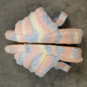 UGG Women's Pastel Fluffy Slippers Size 11